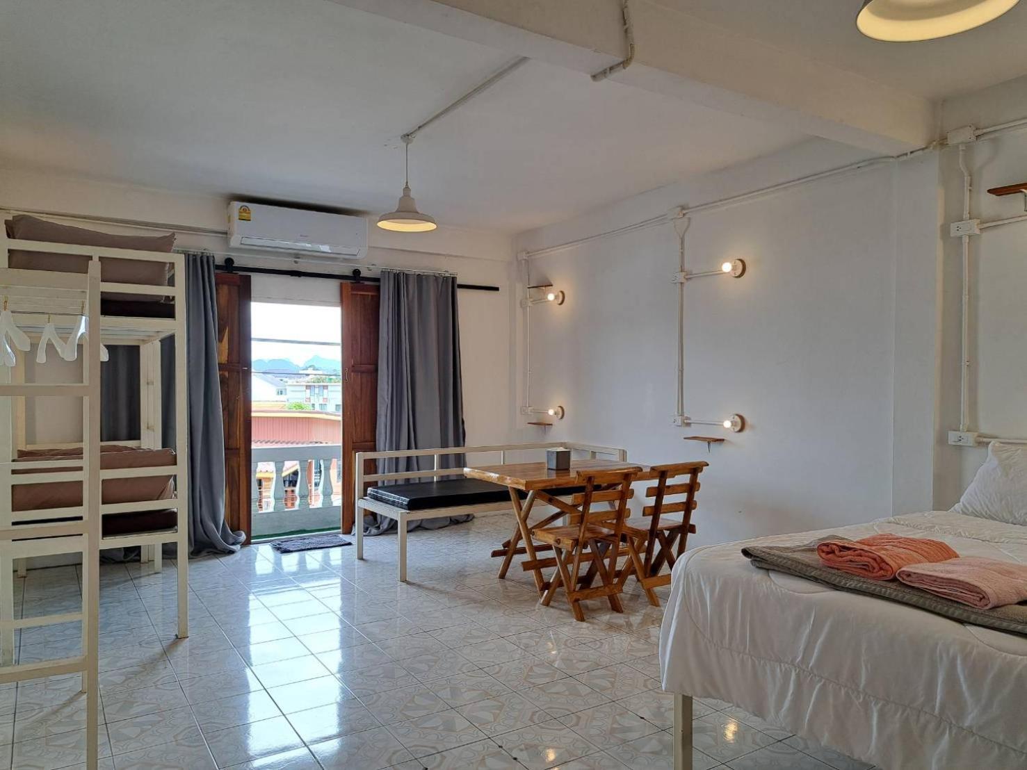 بيت شباب 8 سليبرز ستريت Krabi town المظهر الخارجي الصورة